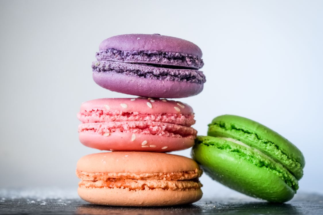 French macarons in Chicago — colorful pistachio, raspberry, lemon and chocolate macarons by SoulMade Desserts